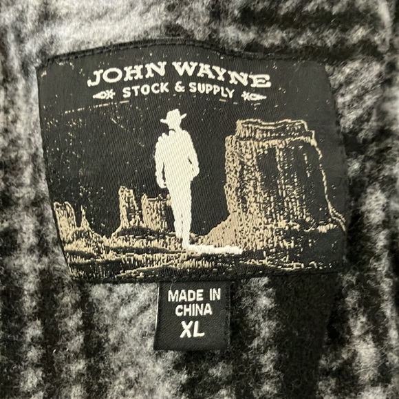 FINAL PRICE! Like New Mens John Wayne Stock & Supply 1/4 Zip Flannel Top - Picture 4 of 4